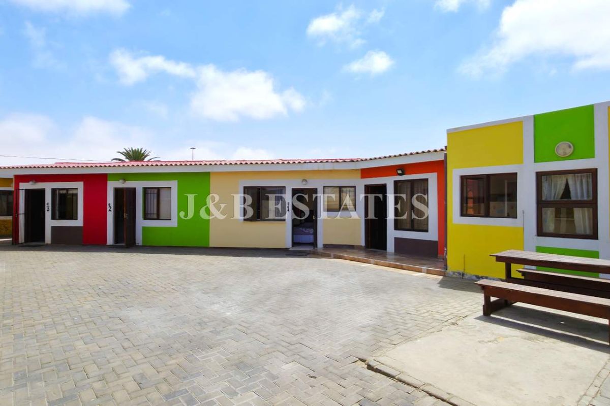 Fully Operational Guesthouse - Photo 4