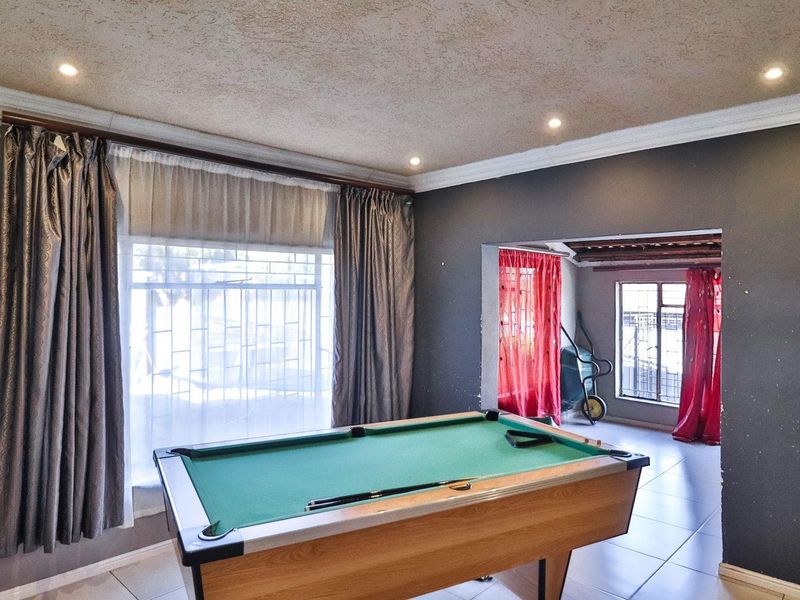 Dive Into Your Dream Home!! - Photo 3