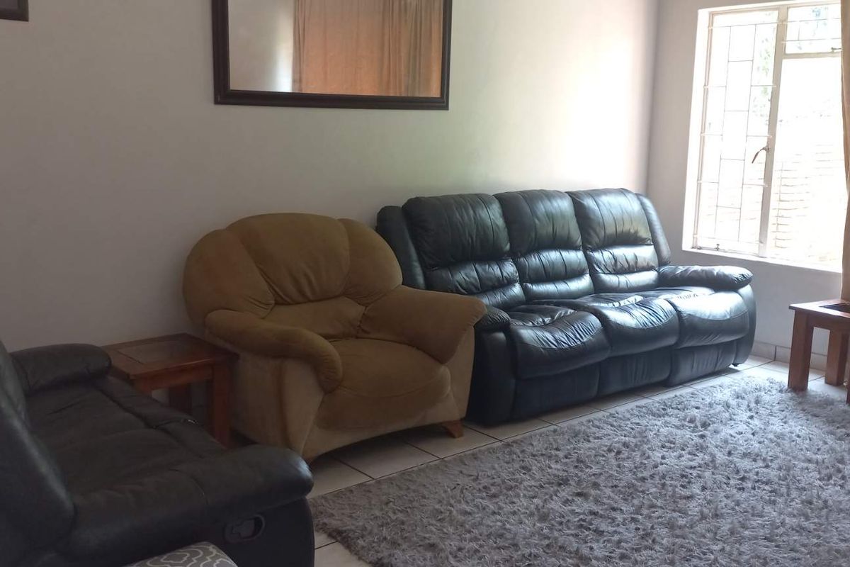 Call this 4 bedroom house your home! - Photo 3