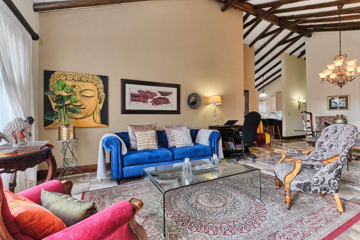 Stylish townhouse living. - Photo 4