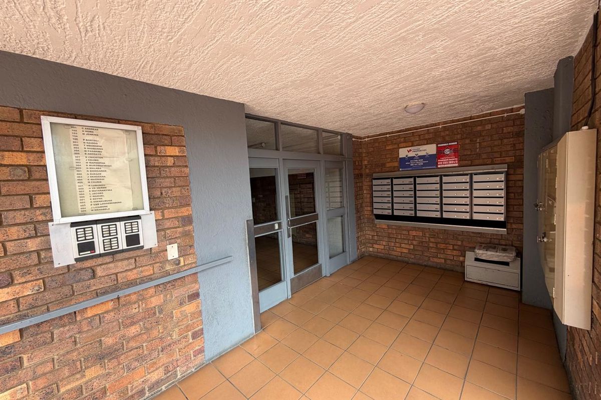 Spacious 3-Bedroom Apartment in Rietfontein for Sale - Photo 5