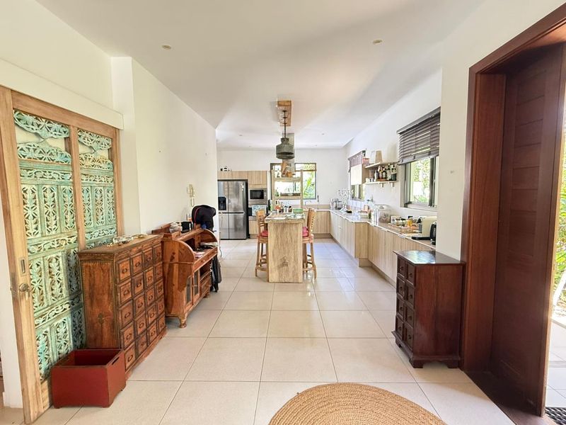 Luxury Spacious Home - Photo 4