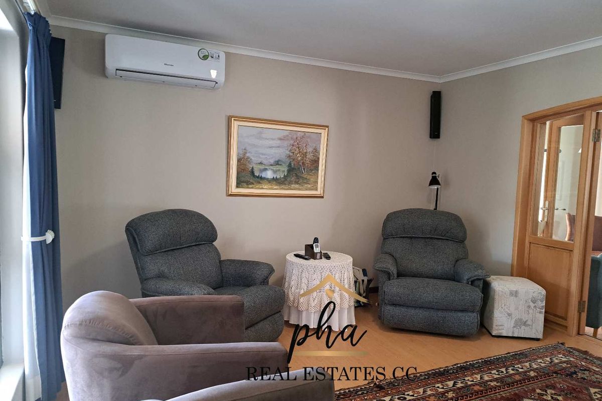 Spacious 4 bedr family home with huge entertainment area for sale in Walvis Bay for N$5 250 000.00 - Photo 3