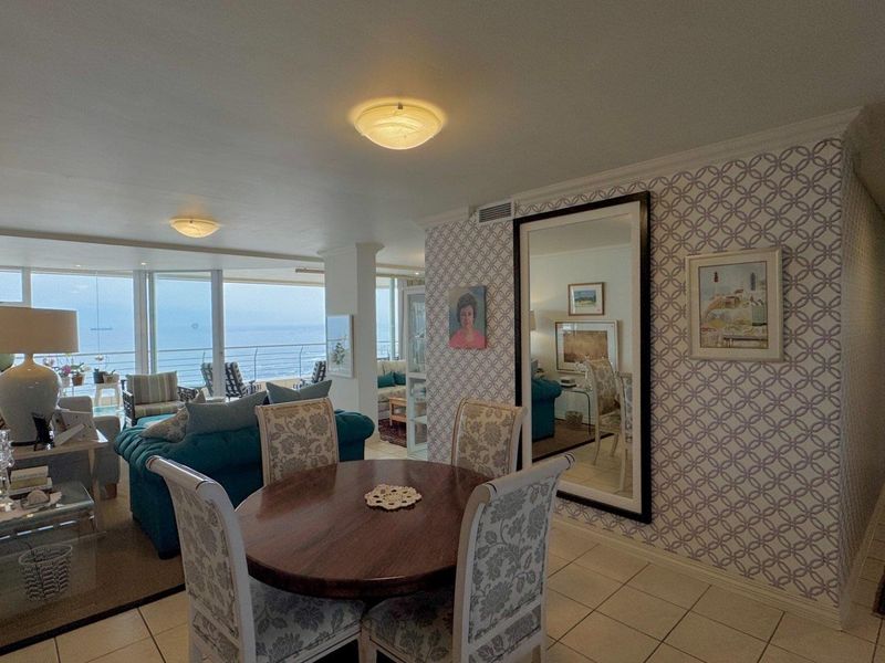 Exclusive Coastal Luxury - Photo 8