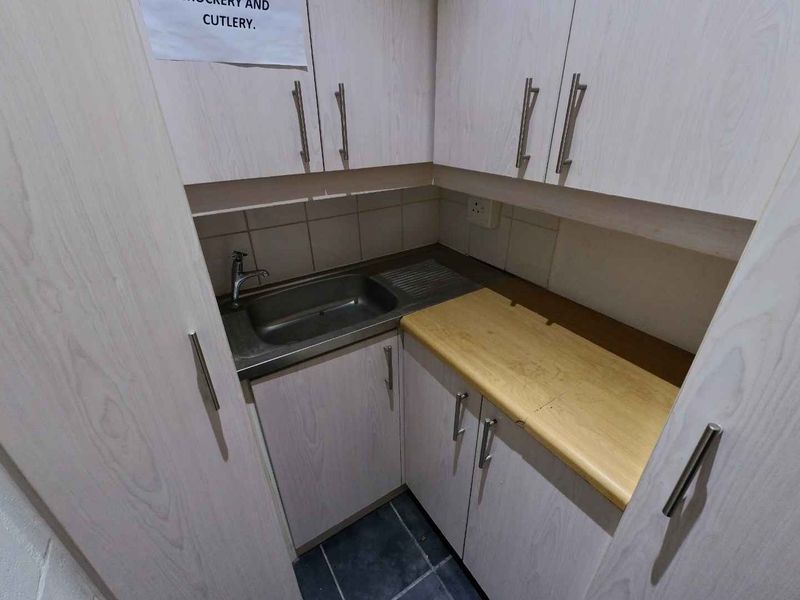 Warehouse/office To Let - Photo 5