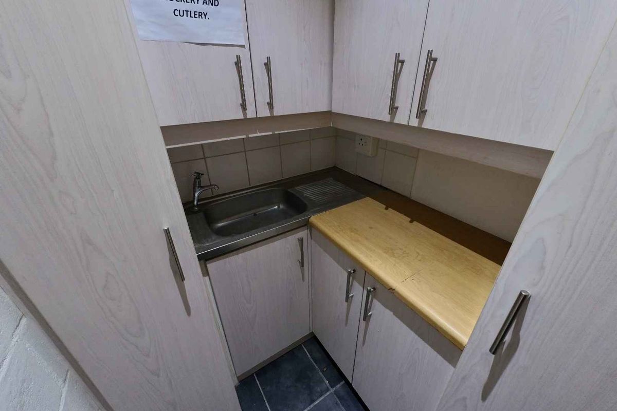 Warehouse/office To Let - Photo 5