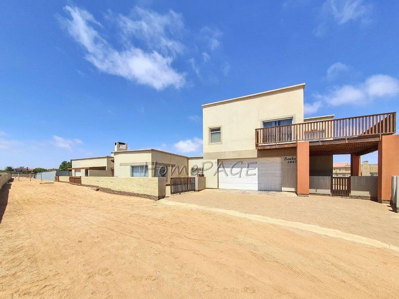 Ext 6, Henties Bay:  Home with 3 flats IN VERY GOOD AREA - Photo 3