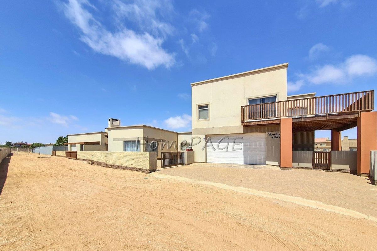 Ext 6, Henties Bay:  Home with 3 flats IN VERY GOOD AREA - Photo 3