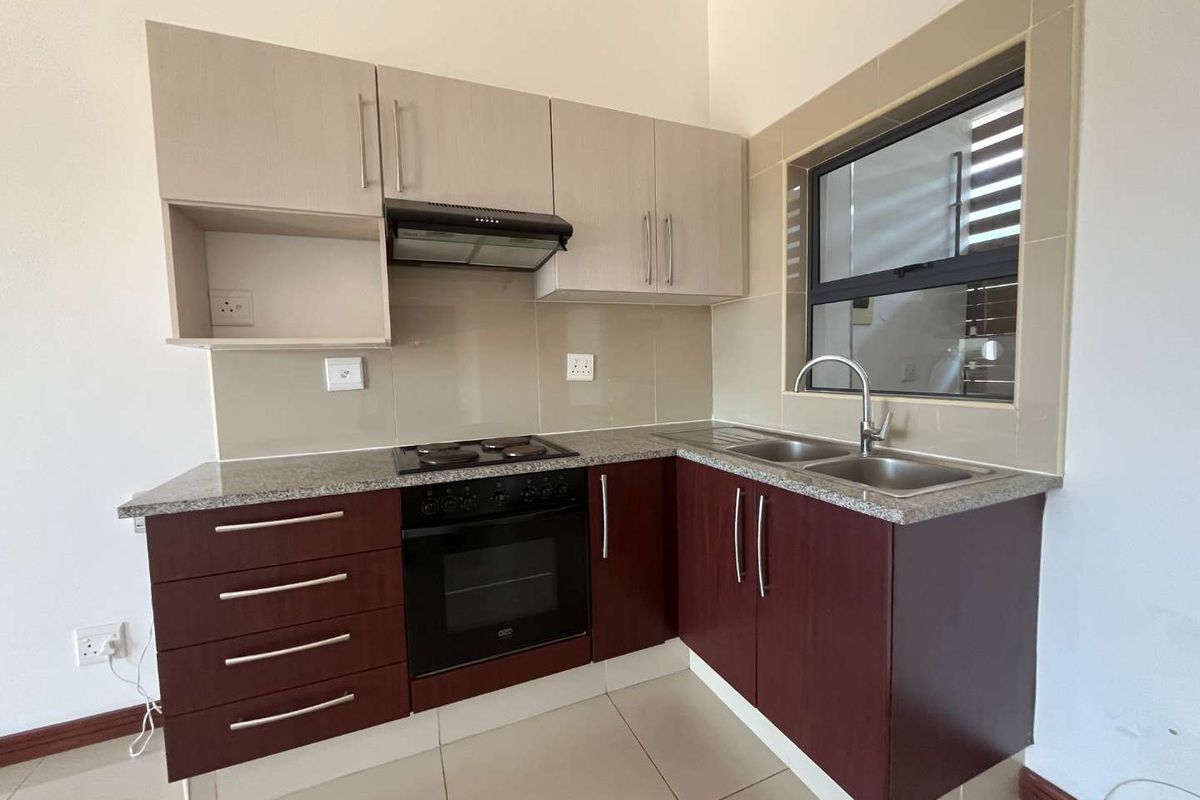 Looking for a well priced investment opportunity in the heart of Umhlanga,,, - Photo 5