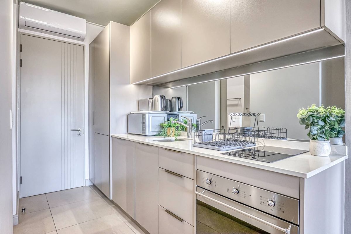 MAGNIFICENT FULLY FURNISHED STUDIO APARTMENT AT ONE ROSEBANK - Photo 2