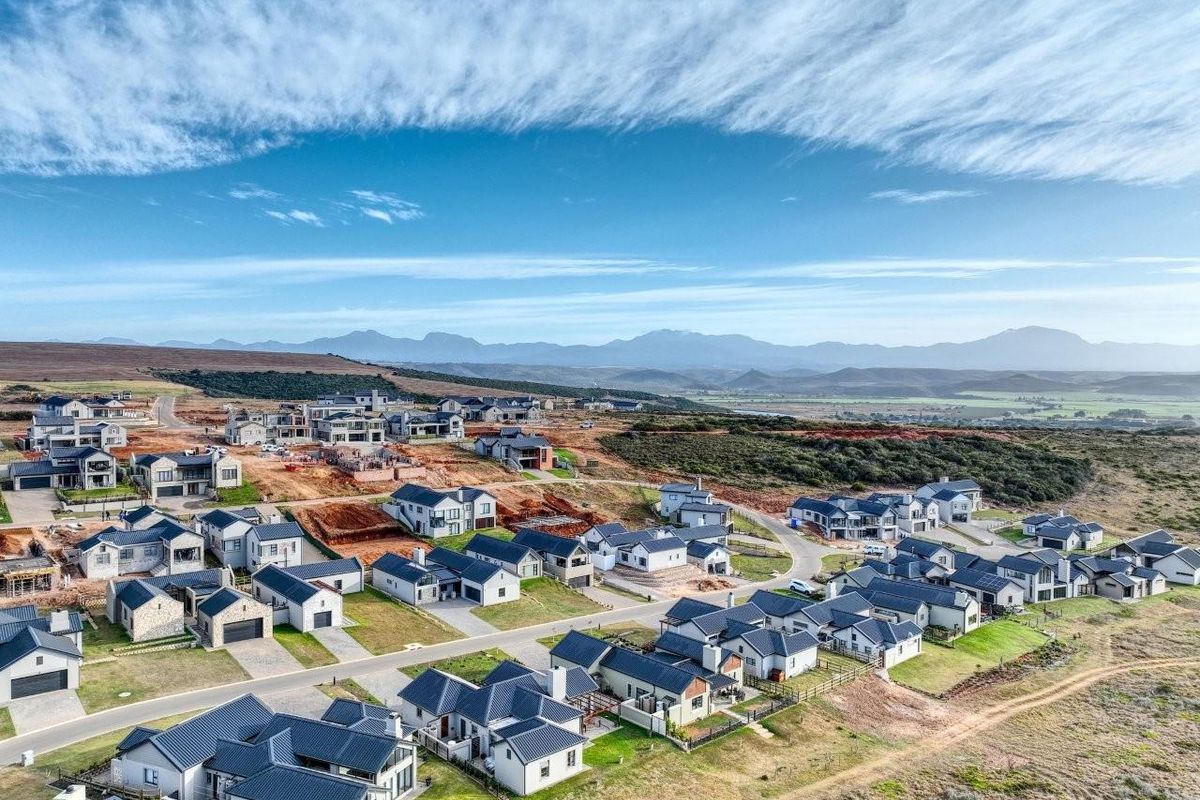 667m2 Vacant Stand For Sale in Phase 8 Hartland Lifestyle Esate - Exclusive Opportunity - Photo 3