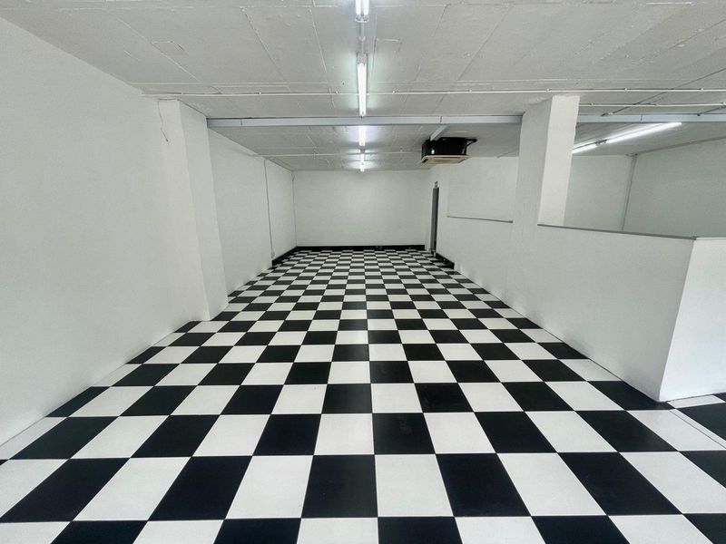 Hendra - Prime Retail Space to Let in Busy Durban North Shopping Centre - Photo 4