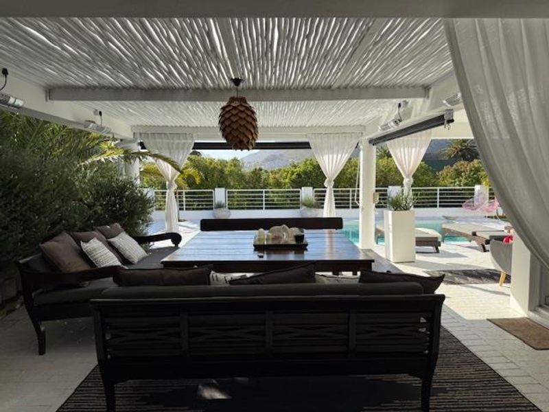 Stylish , Sunny , Home with Views - Photo 5