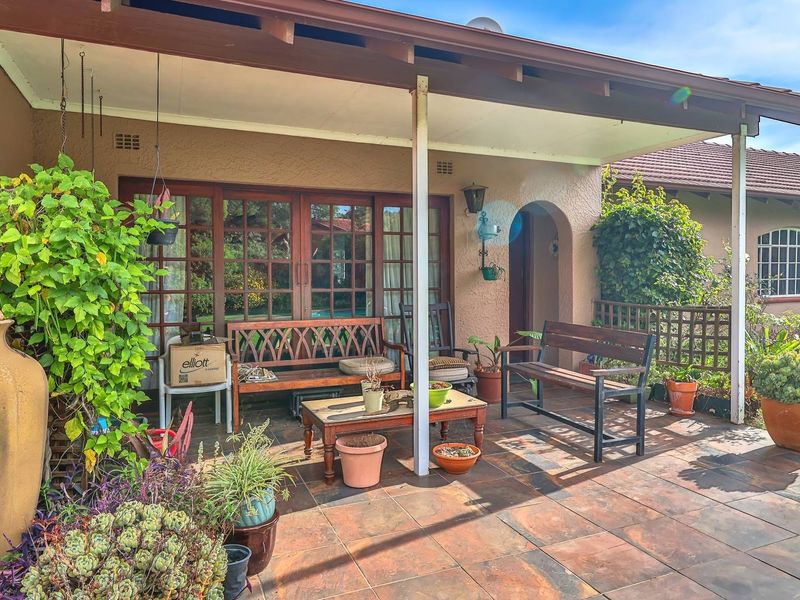 Charming Family Home with Income Generating Opportunities - Photo 7