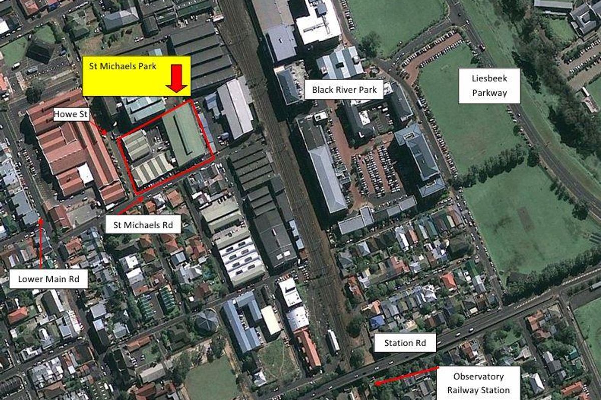 193m2 TO LET HIGHLY VISIBLE, DRIVE-IN ACCESS : RETAIL / OFFICE / WAREHOUSE / - Photo 4