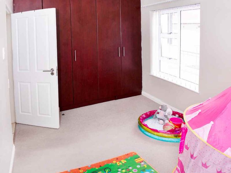 Comfortable Living - Photo 5