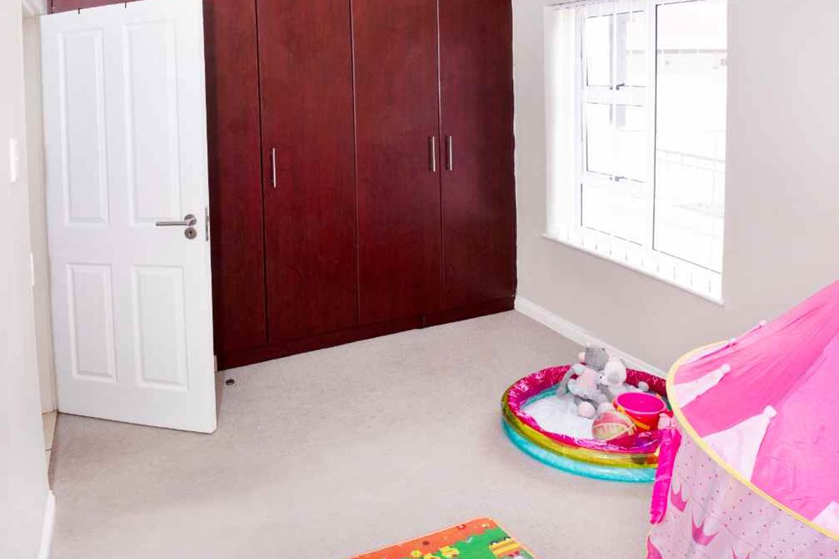 Comfortable Living - Photo 5