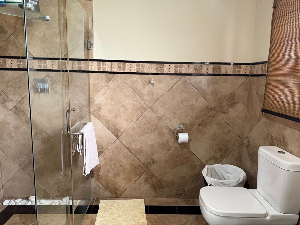 en suite bathroom 4