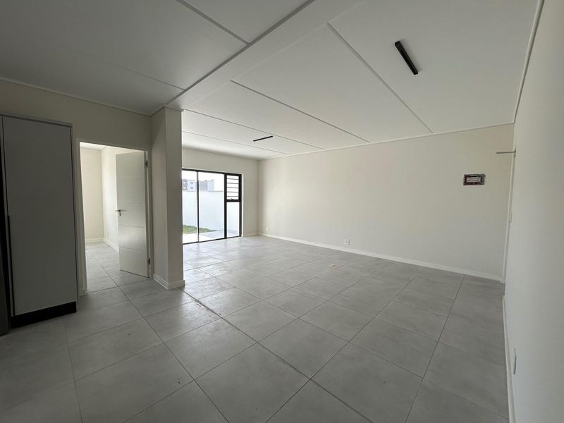 3 Bedroom Apartment - First Floor - Photo 7