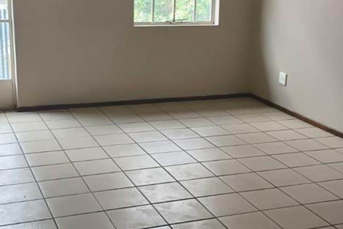 perfect beginner townhouse ideal for single or small family - Photo 5
