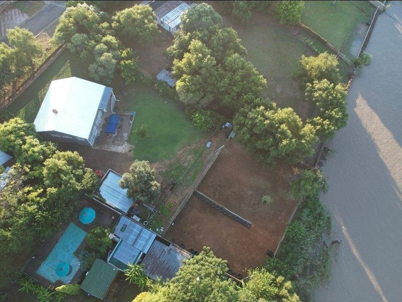 Riverfront 4-Bedroom Double Storey Home with Apartment in Barkly West - Photo 4