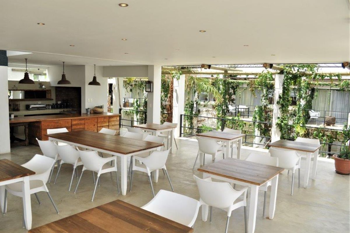 City-Center Guest House: Charm, Comfort, & Convenience Await! - Photo 2