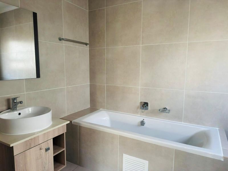Modern 1 Bedroom for Sale - Photo 10