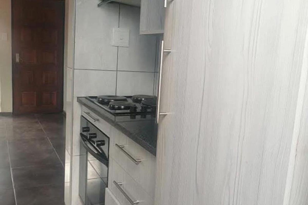 4 bedrooms house to rent in Soshanguve VV - Photo 5