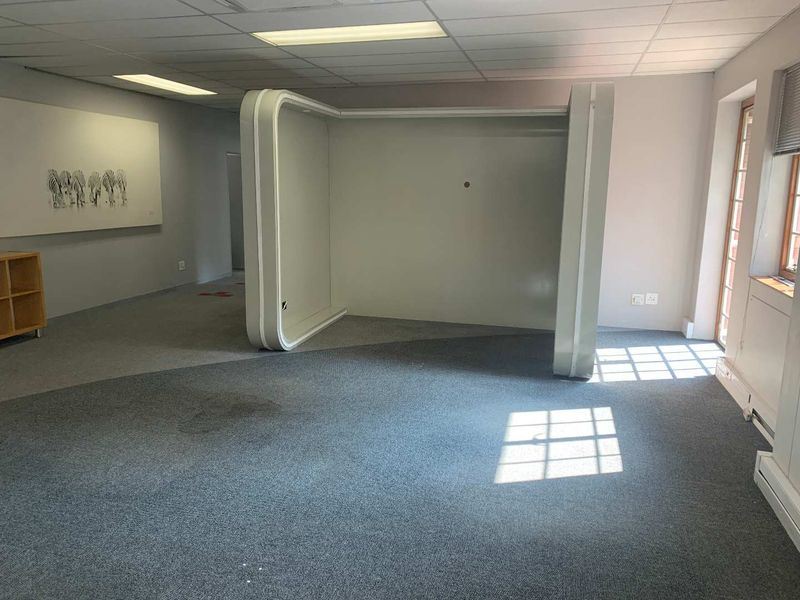 331m2 Office Space To Let | 43 Empire Road, Parktown - Photo 9