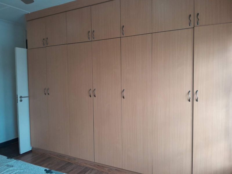 Neat and Spacious Modern Family Home - Photo 9