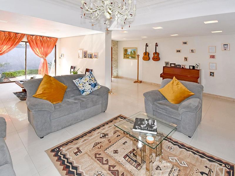 Dream Two-Ensuite Home in Norwood with Pool & Outdoor Study! - Photo 3