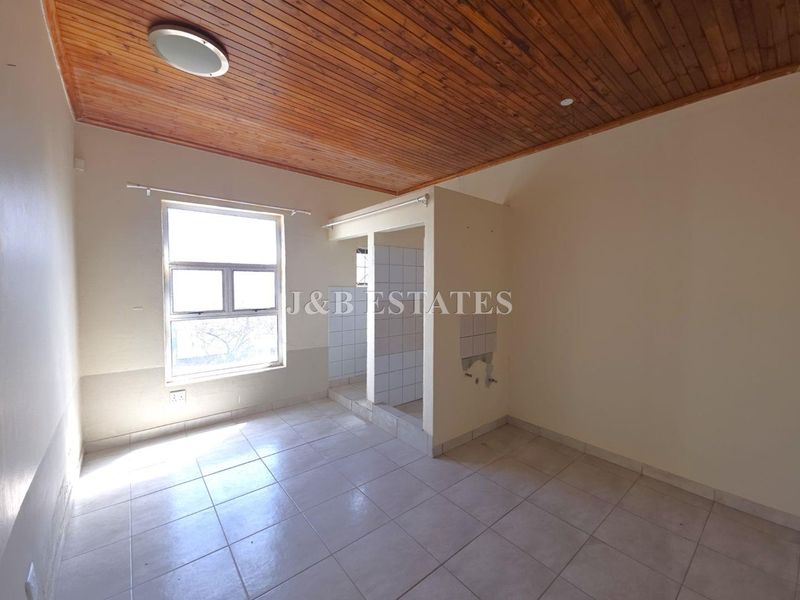 Spacious Property In CBD - Photo 9