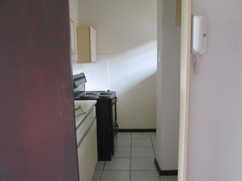 ONE [1]BEDROOM APARTMENT SPUY STREET GARDENS  FOR SALE IN SUNNYSIDE - Photo 6