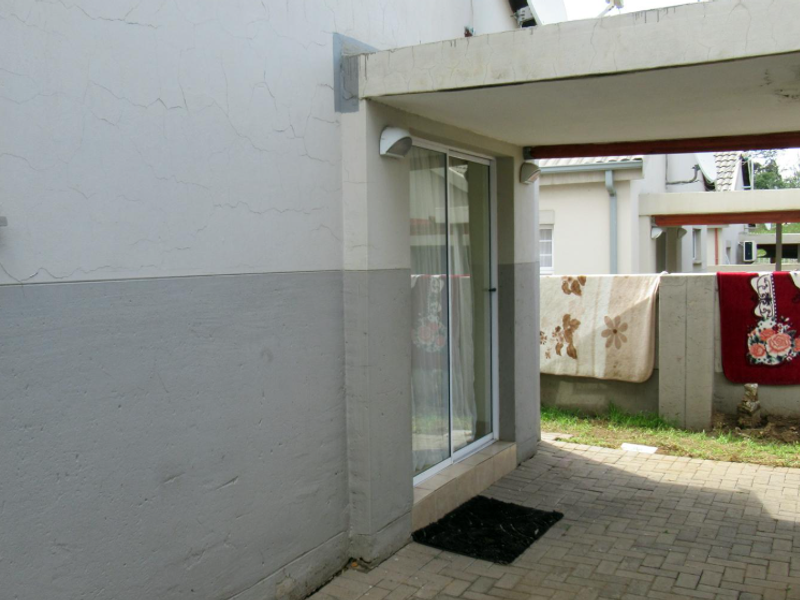 Modern Family Home in Die Heuwel Estate - Photo 5