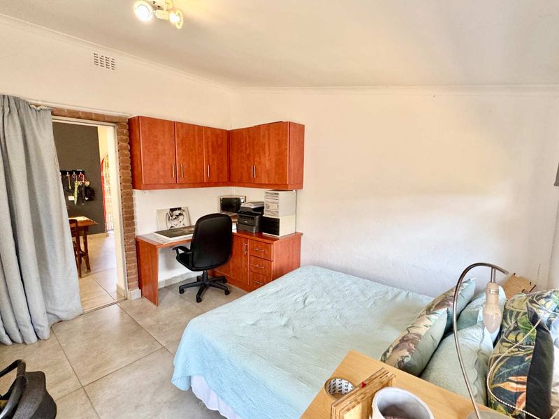 Hendra Estates - Stunning, Level Home With Large Income Generating 3 Bedroom Flatlet For Sale In Glen Anil! - Photo 10