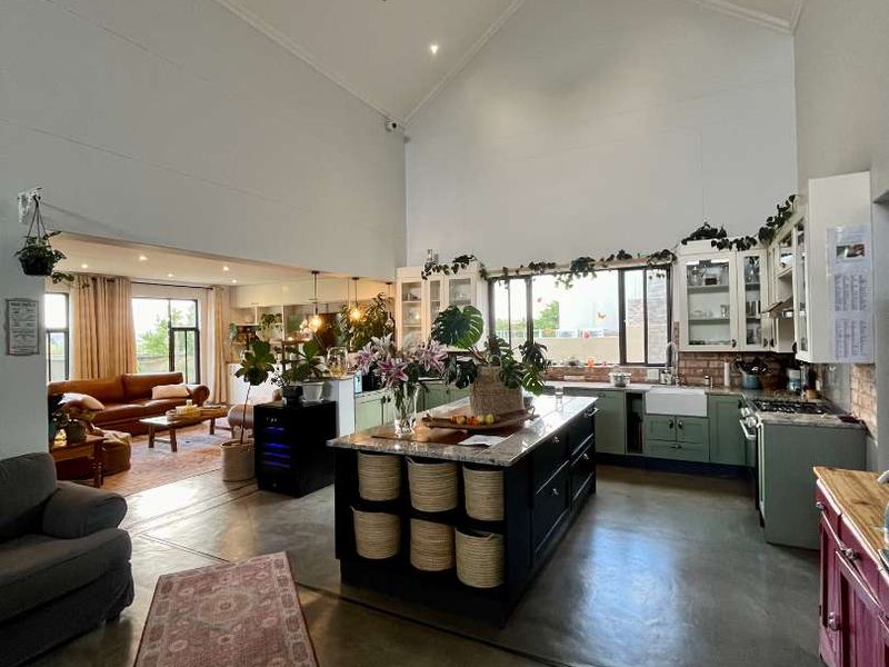 🌿 Modern Light-Filled Home on Omeya Golf Estate - Photo 8