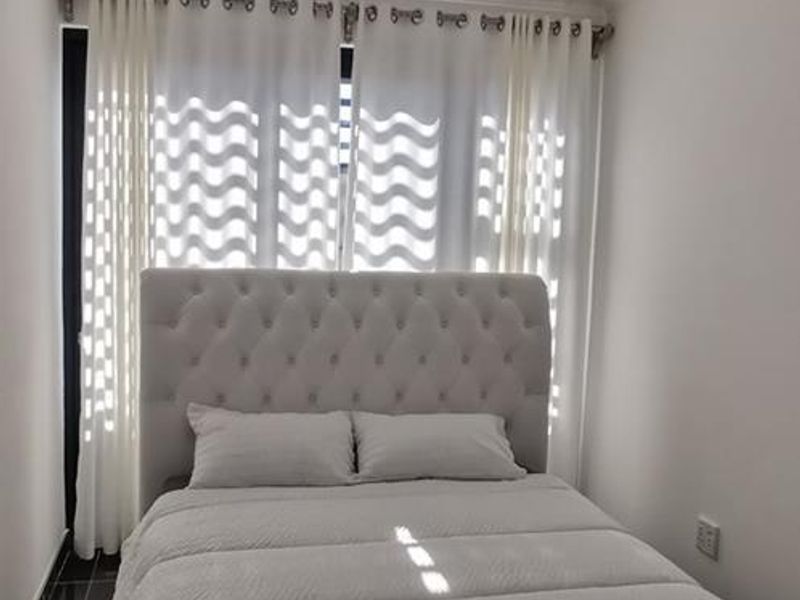 IMMACUATE 4 BEDROOM HOUSE FOR SALE IN ACADEMIA EXT 1: PRICE REDUCED!! - Photo 6