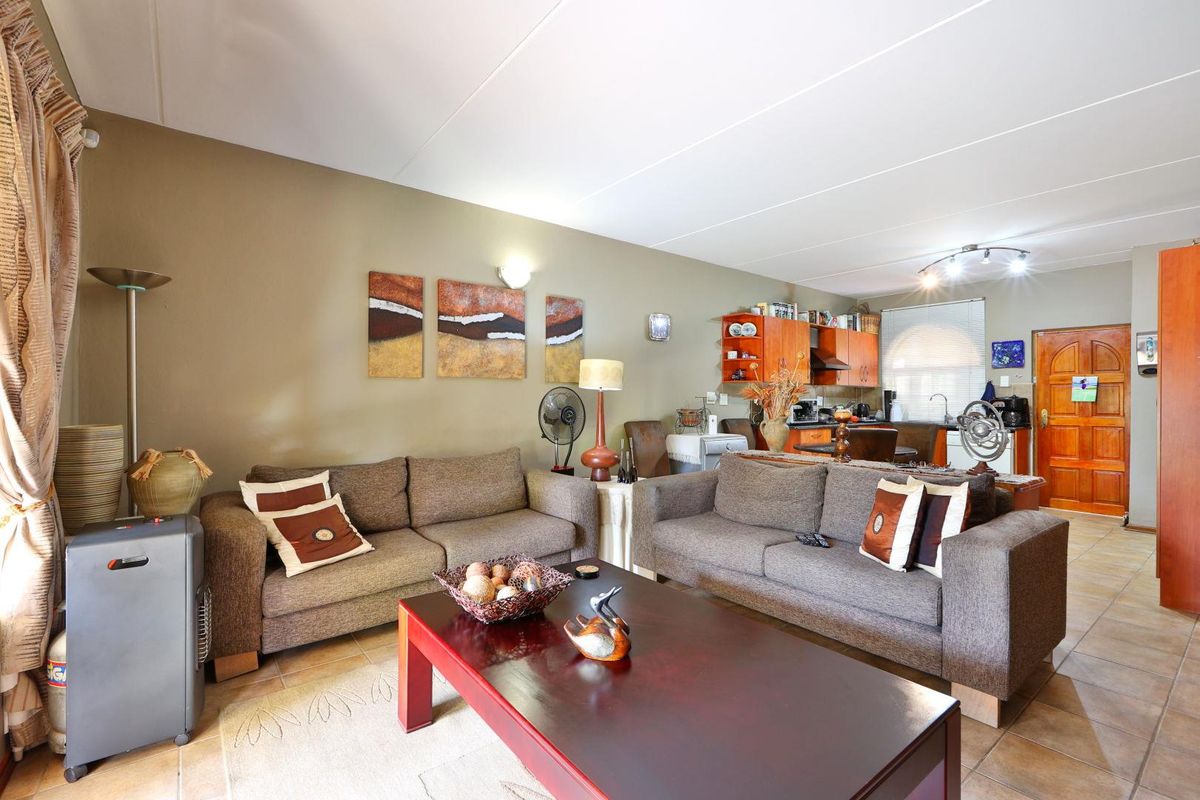 Best Value 2 beds, 2 baths, garage - Photo 2