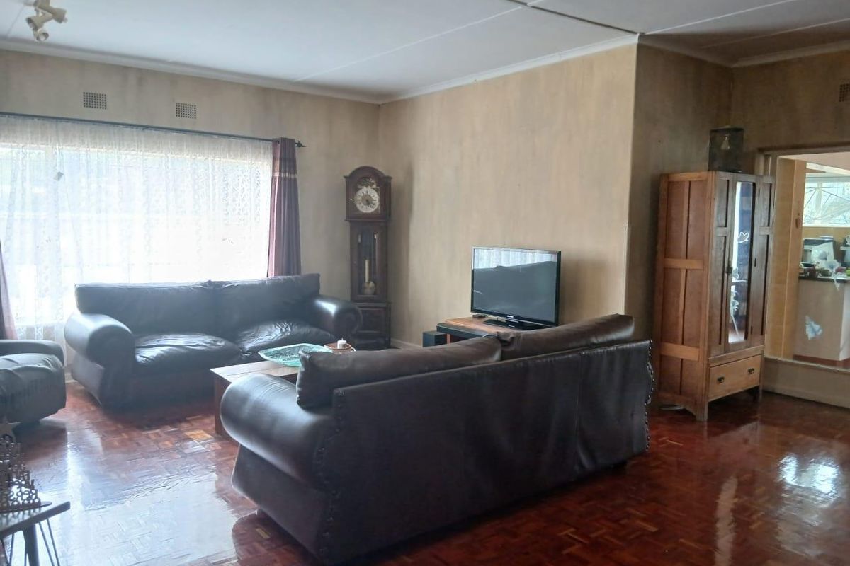 House With 2 Bedroom Self Contained Flat For Sale - Photo 3
