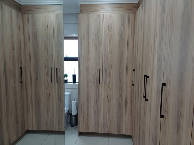 Flexible Layout Home Ideal for Airbnb or Large Families - Photo 10