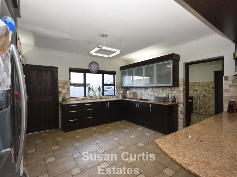 5 bedrooms House in Ocean View - Photo 4