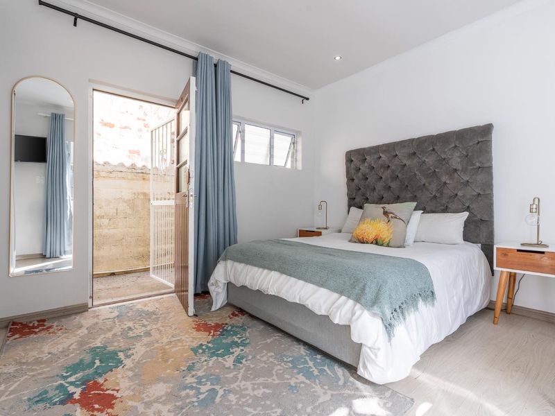 Studio With Garage and Fully Furnished - Photo 3