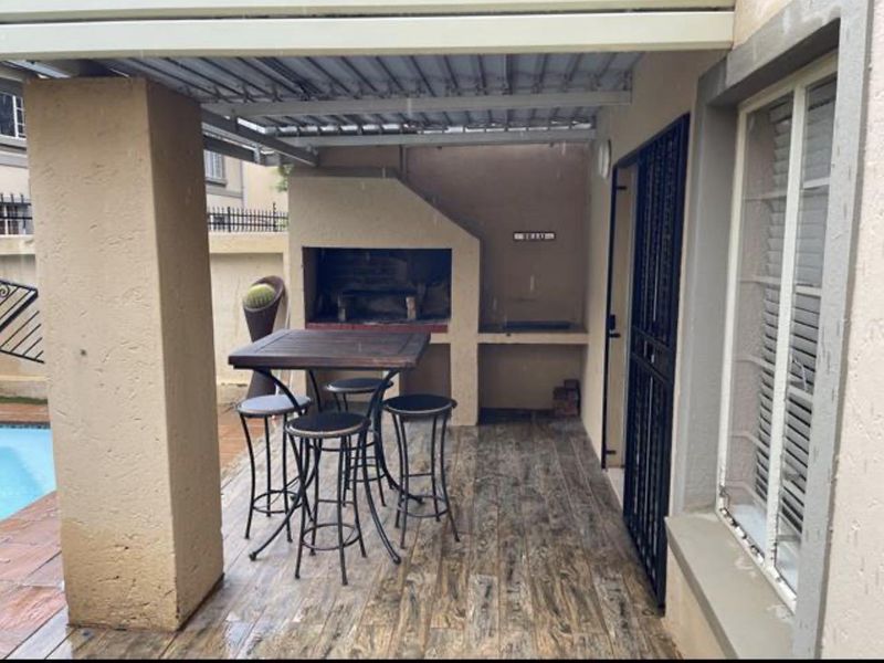 Beautifully Renovated & Well-Maintained 2-Bedroom Duplex with Private Pool, Patio & Built-In Braai - Photo 2