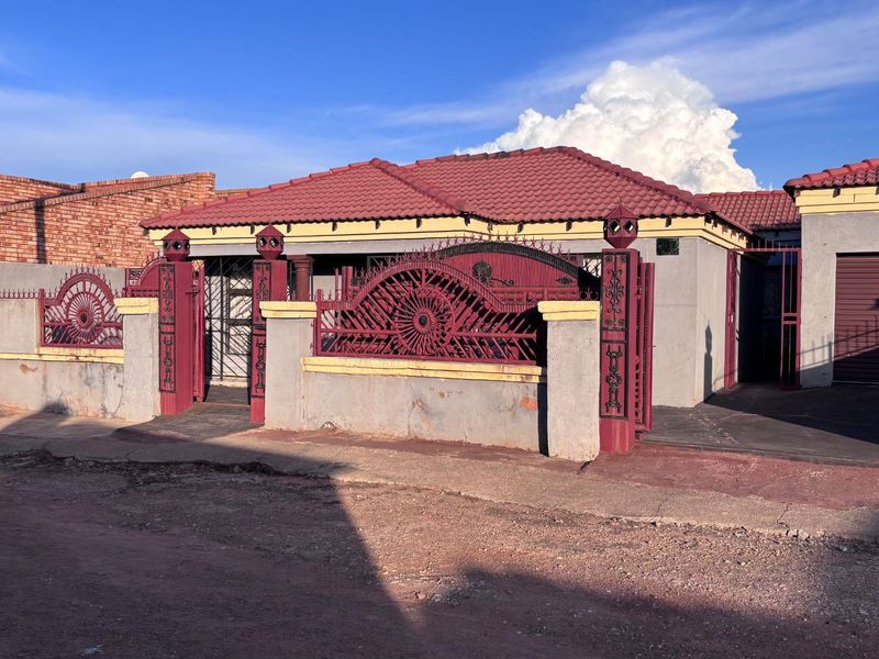 A FAMILY HOME - Photo 6