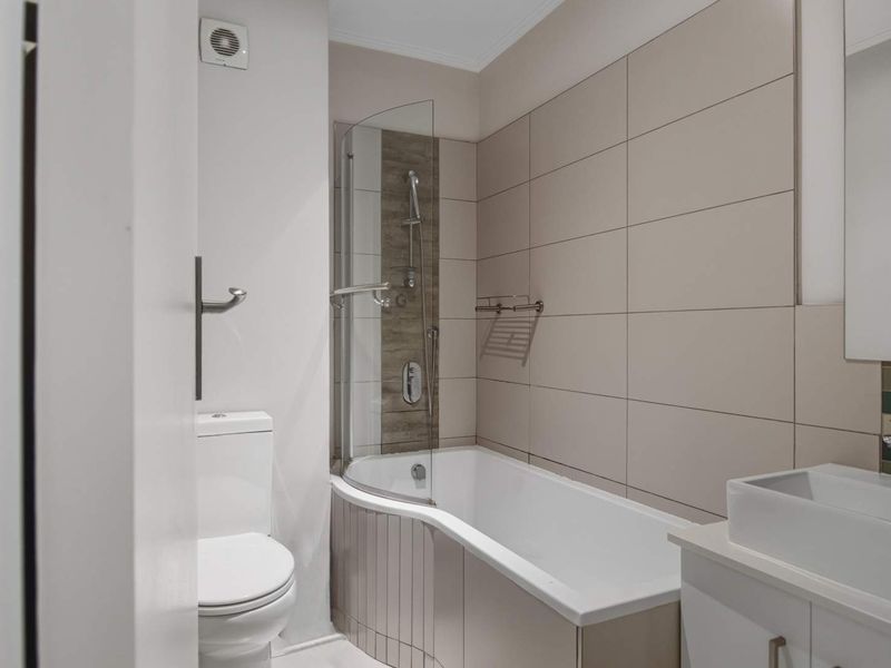 Experience elevated city living in the heart of Rosebank. - Photo 7