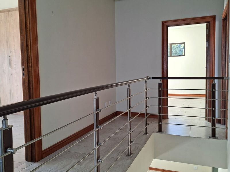Elegance Meets Everyday Comfort - Bedfordview - Photo 8