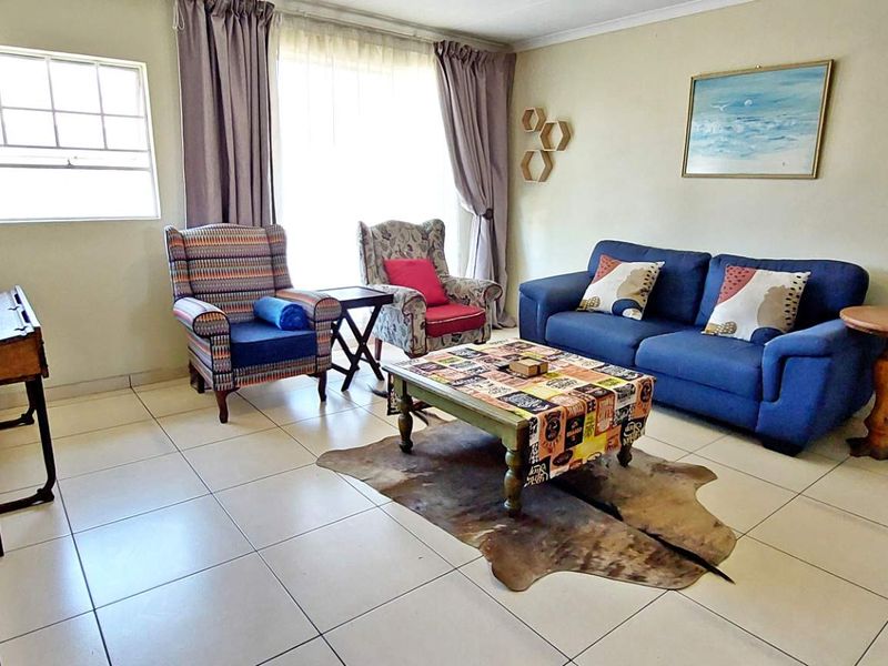 Refurbished 2 Bed Corner Unit. - Photo 2