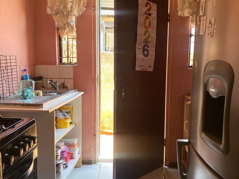 3 Bedroom House for sale - Photo 3