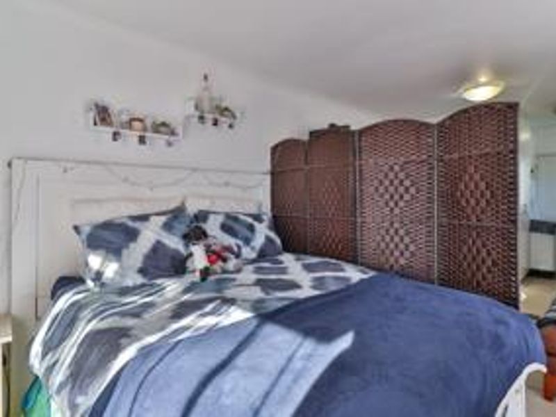 Beautiful 1 Bedroom Apartment for Sale in Secure Complex - Photo 5