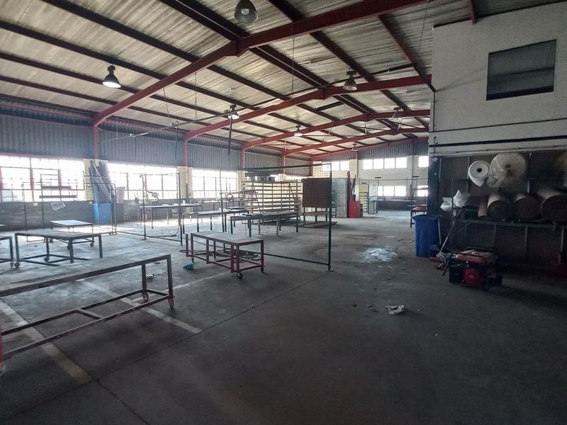 321m2 Rustivia Warehouse To Let - Photo 10